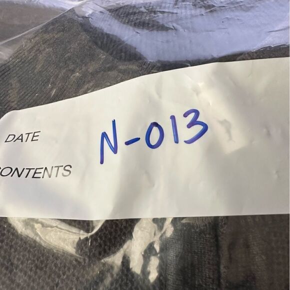 Tommy Bahama‎ Large Charcoal / Black Long Sleeve 1/4 Zip Reversible Top - Picture 6 of 6